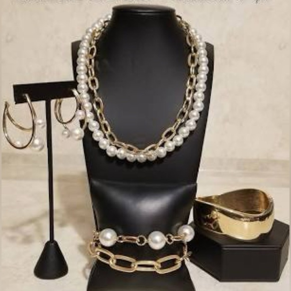 5 piece Gold and Pearl set